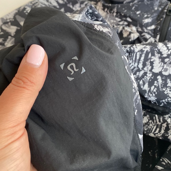 Lululemon Active Jacket - Canopy Ice Grey Black Size L - Picture 11 of 14